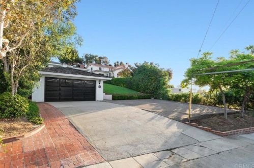 4045 Narragansett Ave, San Diego CA  92107-2618 exterior