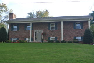 913 Brown School Rd, Maryville, TN 37804-3022