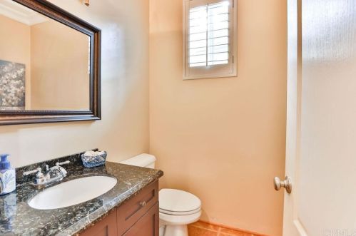 1456 Sapphire Dr, Carlsbad CA 92011-1200 exterior