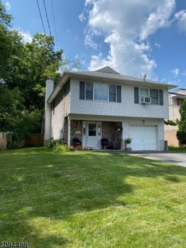 23 Roosevelt Ave, Lake Hiawatha, NJ 07034-2121