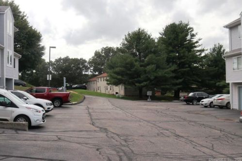 182 Stonefield Dr, Waterbury CT  06705-3342 exterior