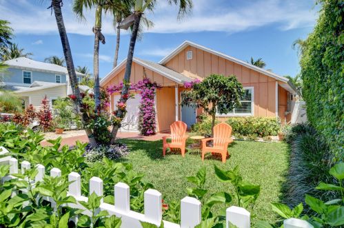 323 7th Ave, Delray Beach FL  33483-5555 exterior