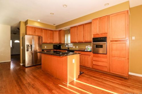 185 Woodrow Ave, Bridgeport, CT 06606-3939