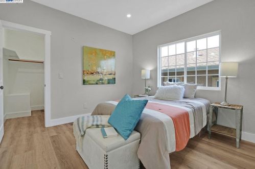 1324 76th Ave, Oakland CA  94621-2734 exterior