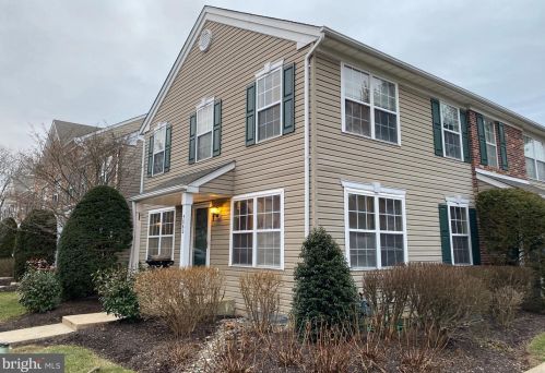 5060 Rebecca Fell Dr, Gardenville, PA