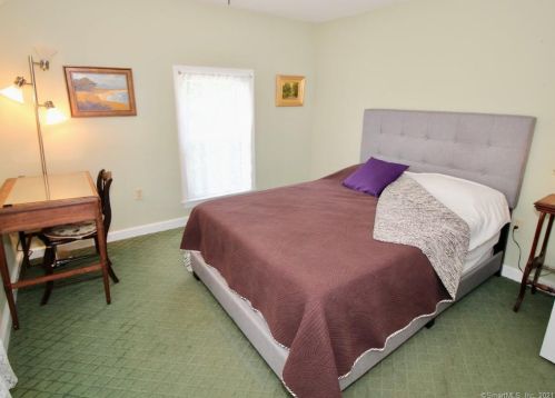 310 Main St, Wallingford CT  06492-2232 exterior