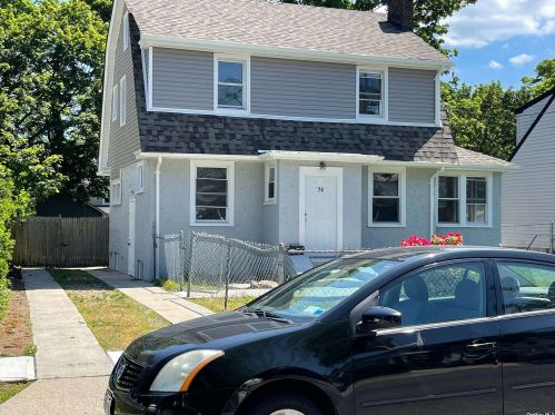 74 Raymond Ave, Roosevelt, NY 11575-1115
