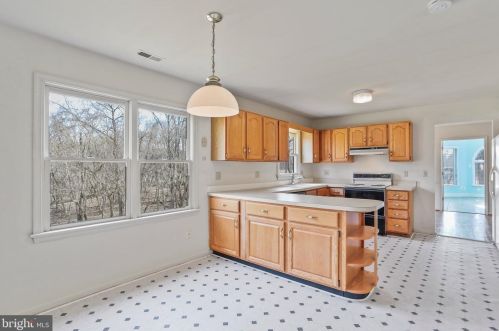 166 Hyde Park Ln, Charles Town WV  25414-4545 exterior