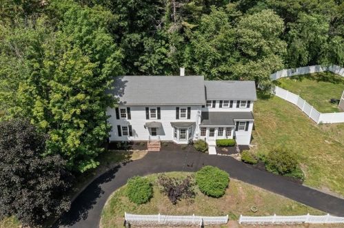 77 Forest St, Middleton MA  01949-2014 exterior