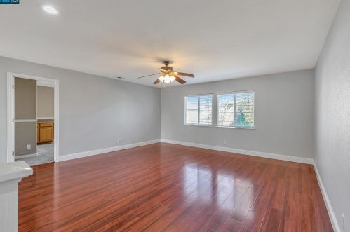 34 Fuller Ct, Oakley, CA 94561-2778
