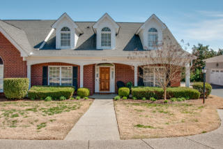 404 Village Hall Pl, Nashville, TN 37215-3452