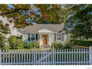 54 Kenwood Ave, Fairfield CT  06824-6142 exterior