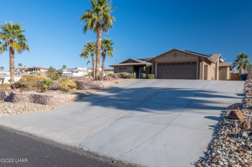 672 Wayside Dr, Lake Havasu City, AZ 86403-3865