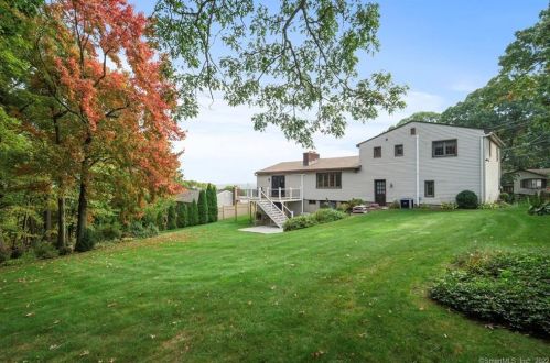 226 Juniper Ridge Dr, Waterbury CT  06708-1912 exterior