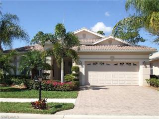 4805 Cerromar Dr, Naples FL  34112-7917 exterior