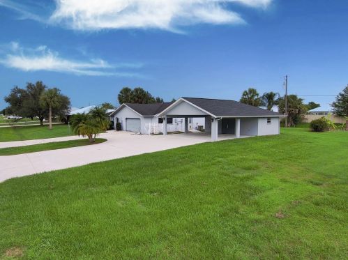 8683 Sunnybreeze Rd, Arcadia, FL 34269-6747