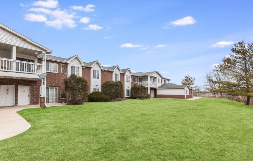 8055 Lexington Pl, Kenosha WI  53158-2513 exterior