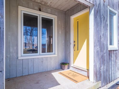 283 Mamanasco Rd, Ridgefield CT  06877-2425 exterior