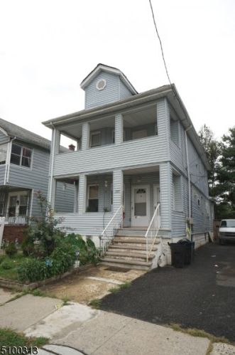 397 9th Ave, Roselle, NJ 07203-2103