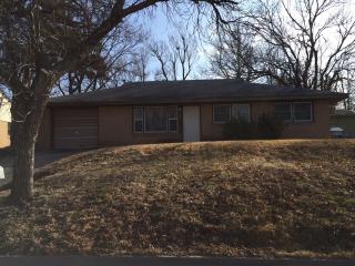 1504 Hartford Rd, Manhattan KS  66502-3430 exterior