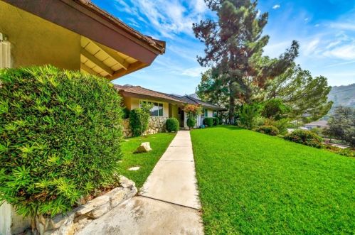 2440 Las Positas Rd, Glendale, CA 91208-2352