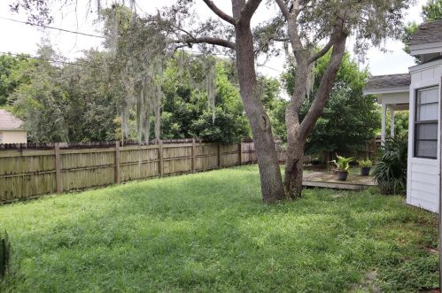 1411 La Casita St, Deltona, FL 32725-7428