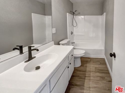 234 Springview, Irvine CA  92620-1970 exterior