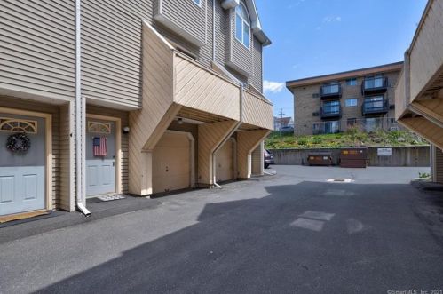 487 High St, New Britain, CT 06053-2879