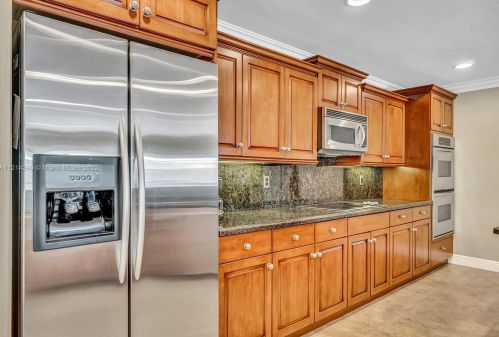 1122 195 Ave, Hollywood FL 33029-3272 exterior