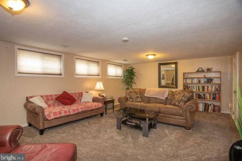 2511 Dean Dr, Wilmington DE  19808-3313 exterior