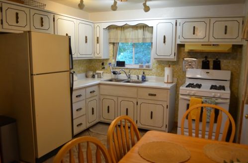 712 Providence Dr, Pittsburgh, PA 15239-2258