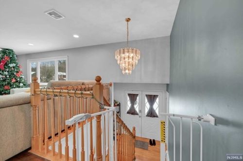 40 Carriage Ln, West Milford Lakes NJ  07480-1822 exterior