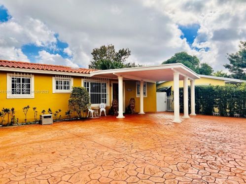 2637 9th Ct, Hialeah FL  33010-1223 exterior