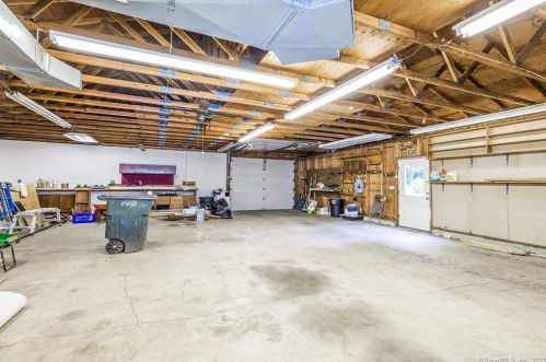 12 Icehouse Rd, Norwich CT  06351-3207 exterior