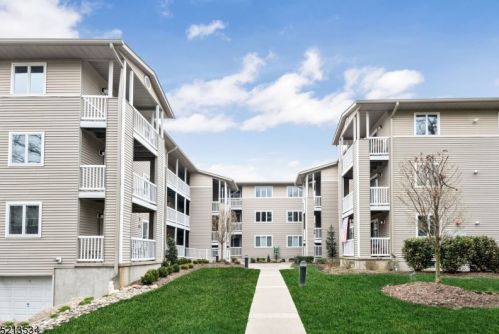 228 Orchard Park, Allendale NJ  07401-1746 exterior