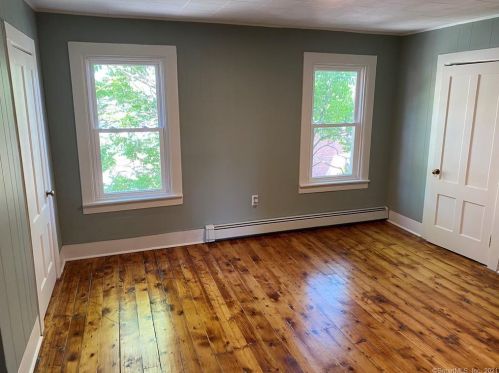 4 Bishop Ct, United States Coast Guard Ac CT  06320-5601 exterior