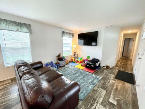 26 Cedar St, Hinsdale NH  03451-2426 exterior