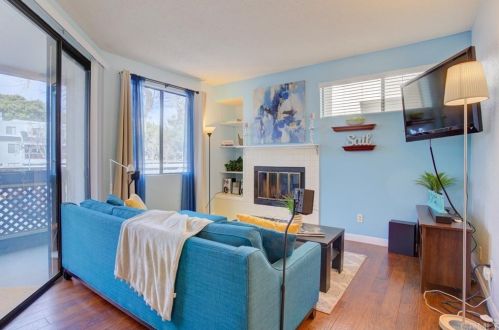 2206 River Run Dr, San Diego, CA 92108-5883