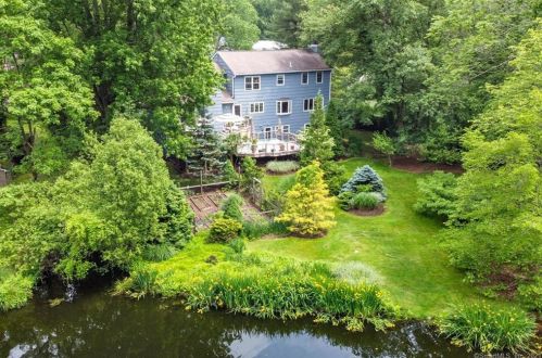 183 Butternut Ln, Stamford, CT 06903-3836