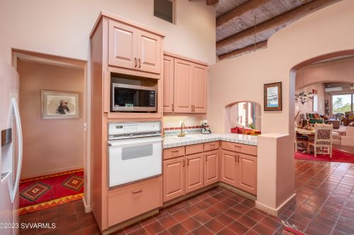 357 Bristlecone Pne Rd, Sedona AZ 86336-4366 exterior