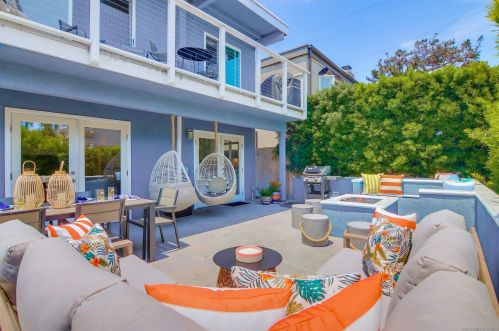 824 Anacapa Ct, San Diego CA  92109-8203 exterior