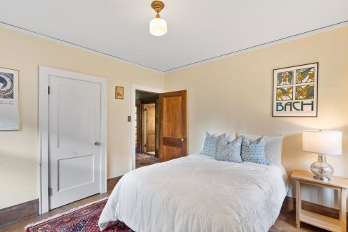 1819 Beverly Rd, Milwaukee WI 53211-2504 exterior