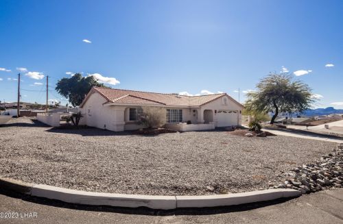 1530 Sandy Dr, Lake Havasu City, AZ 86406-8902