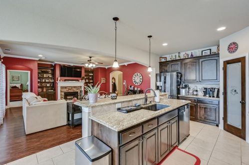 5466 Red Rose Trl, Midlothian TX 76065-8881 exterior