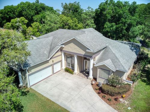 8841 Whispering Oaks Trl, New Port Richey, FL 34654-5427