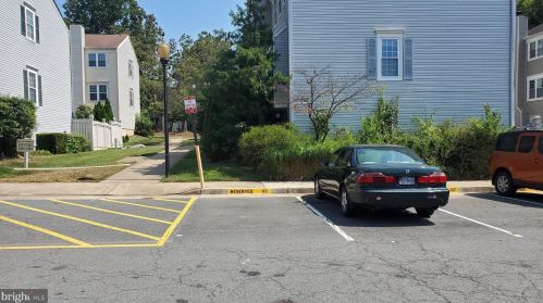 2365 Hunters Square Ct, Herndon, VA 20191-2822