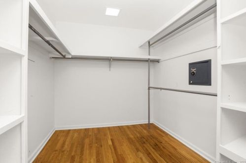 223 Jonathan Dr, Stamford CT  06903-1510 exterior