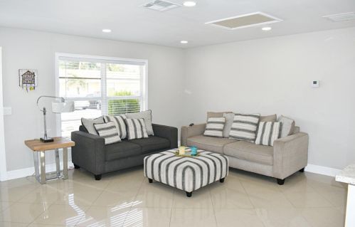 4707 Martha Louise Dr, West Palm Beach, FL 33417-2905