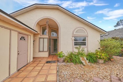 9895 Piney Point Cir, Orlando, FL 32825-6551