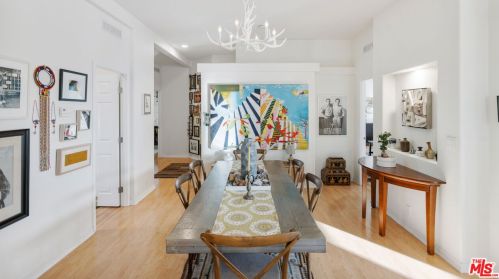 154 Navajo Ln, Topanga CA  90290-4451 exterior